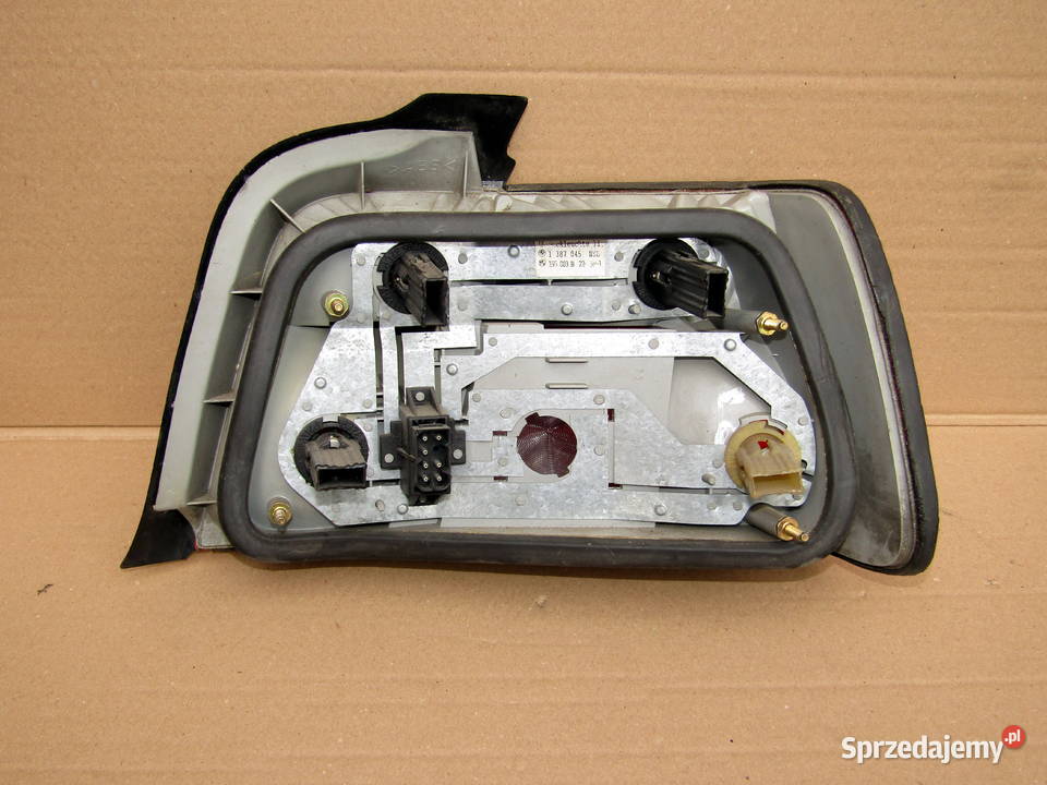 LAMPA TYLNA LEWA BMW 3 E36 1387045 Lampy tylne