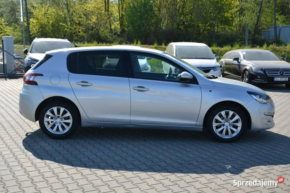 Peugeot 308 12 benzyna 110 model 2016r Hatchback Kęty