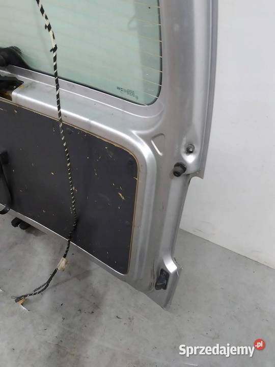KLAPA TYŁ SZYBA SREBRNA LIFT VW Volkswagen Caddy Rok produkcji 2012