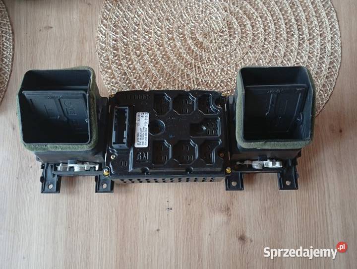 Wyświetlacz kratki Opel Vectra C przed lift osobowe Żabno sprzedam