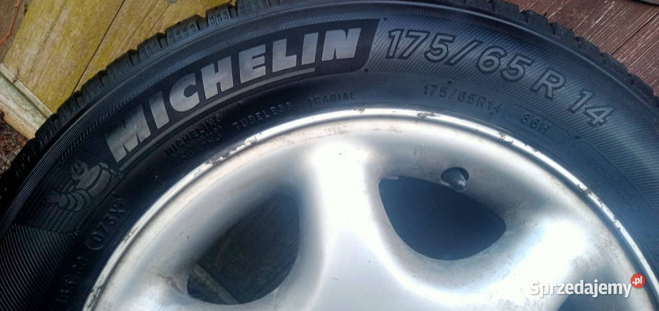Komplet kół Ford Fiesta 14 Alufelgi 4x108 Opony dolnośląskie Wrocław