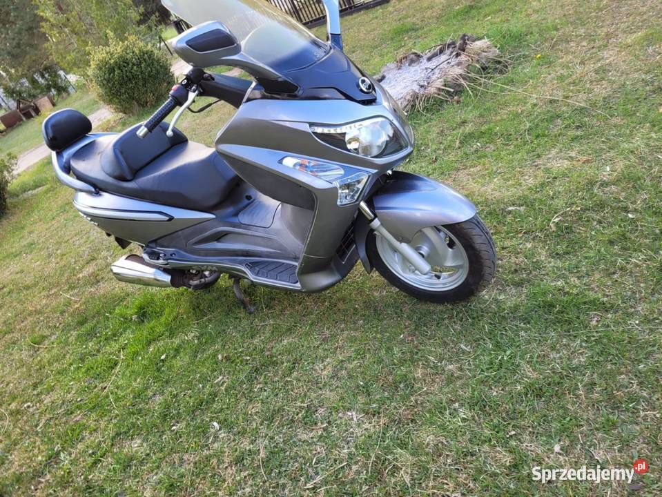 Suzuki Burgman 650 executive Czartajew