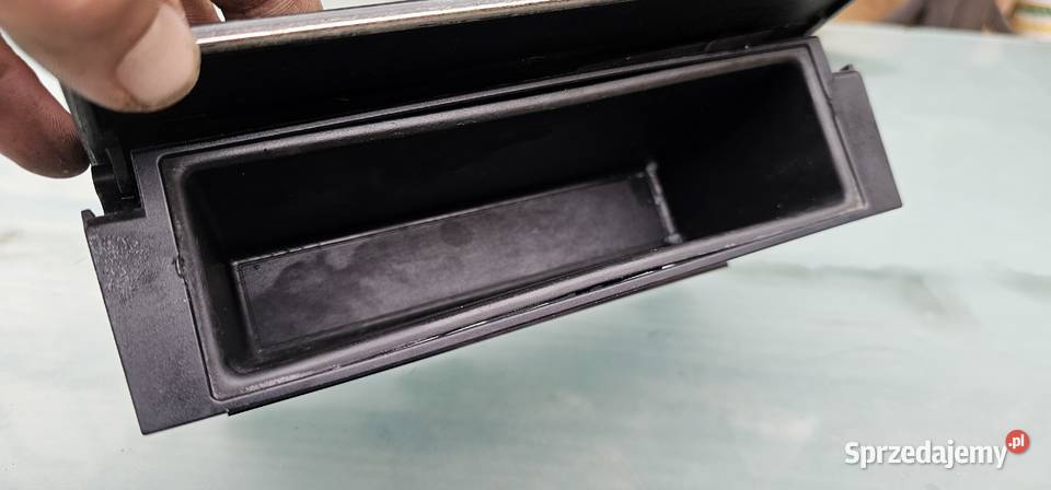 Schowek pod radio mercedes w210 avantgarde Zbąszyń