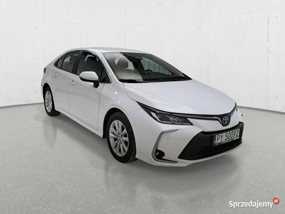 Toyota Corolla Seria E16 2012 nieuszkodzony Komorniki