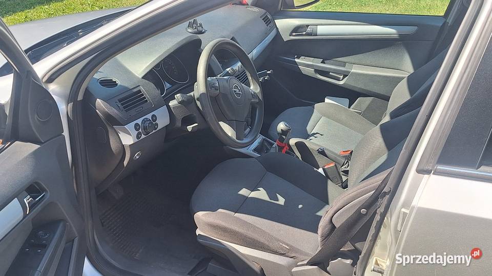 Opel astra h 16 gaz 2005 hak przyciemniane szyby
