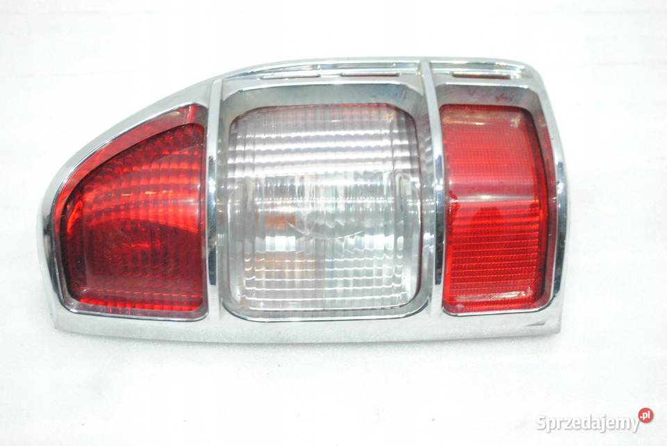 LAMPA TYŁ PRAWA OBUDOWA ISUZU D 06R