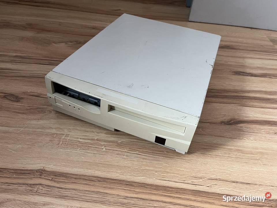 Zabytkowy komputer PC Slot 1 Brzana