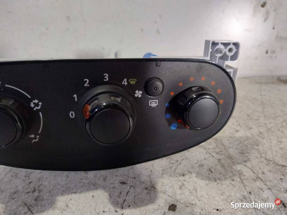 PANEL NAWIEWU DACIA LOGAN T1021548T Wyposażenie wnętrza
