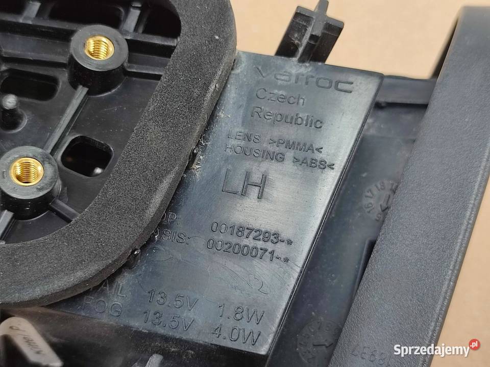 LAMPA LEWY TYŁ W KLAPĘ SKODA SUPERB III KOMBI