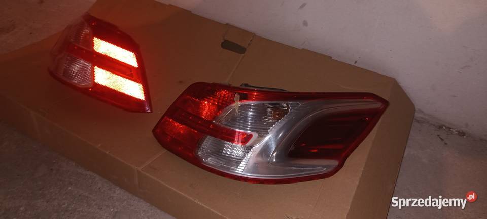 Lampa tylna tył prawa lewa komplet Peugeot 301 Krzemienica