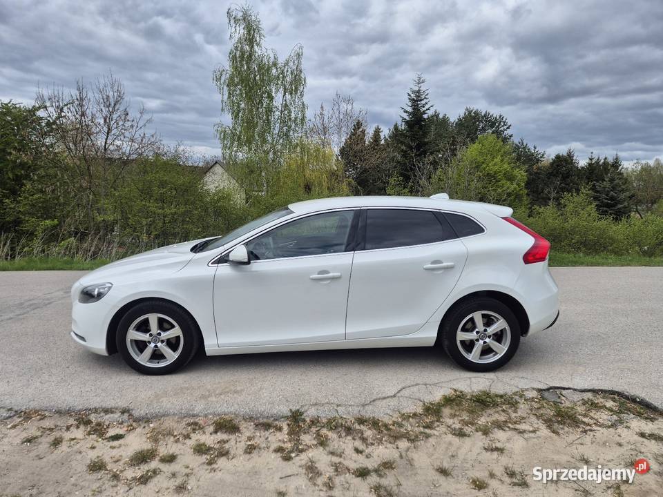 Volvo V40 Momentum 2015r 20D D2 120 Serwis Led wielofunkcyjna kierownica Samochody osobowe Puławy