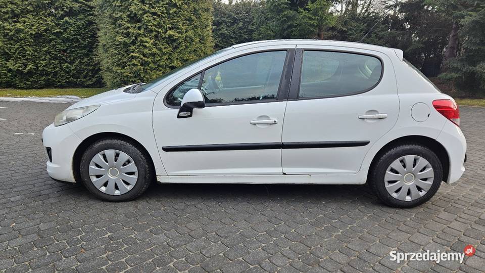 Peugeot 207 14 Hdi 4 drzwi Rok produkcji 2009