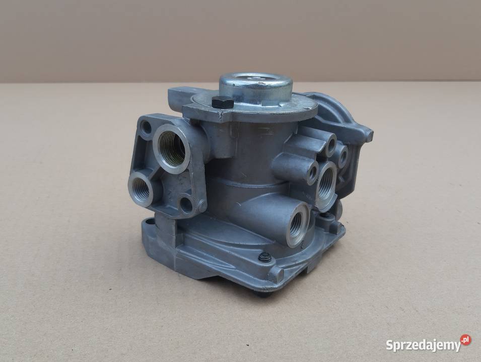 ZAWÓR STERUJĄCY NACZEPY WABCO 9710028050 Trzciel