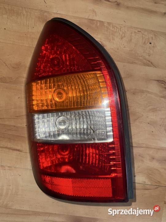 Lampa prawa tył Opel zafira a Ostrów Wielkopolski