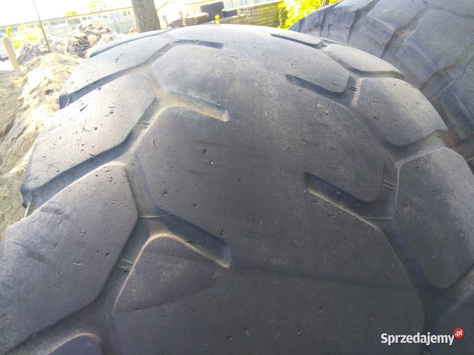 235R25 Bridgestone VJT opony 23.5cale Deszczno