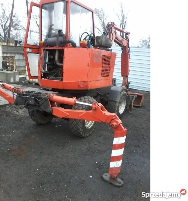 Minikoparka kołowa Steblów