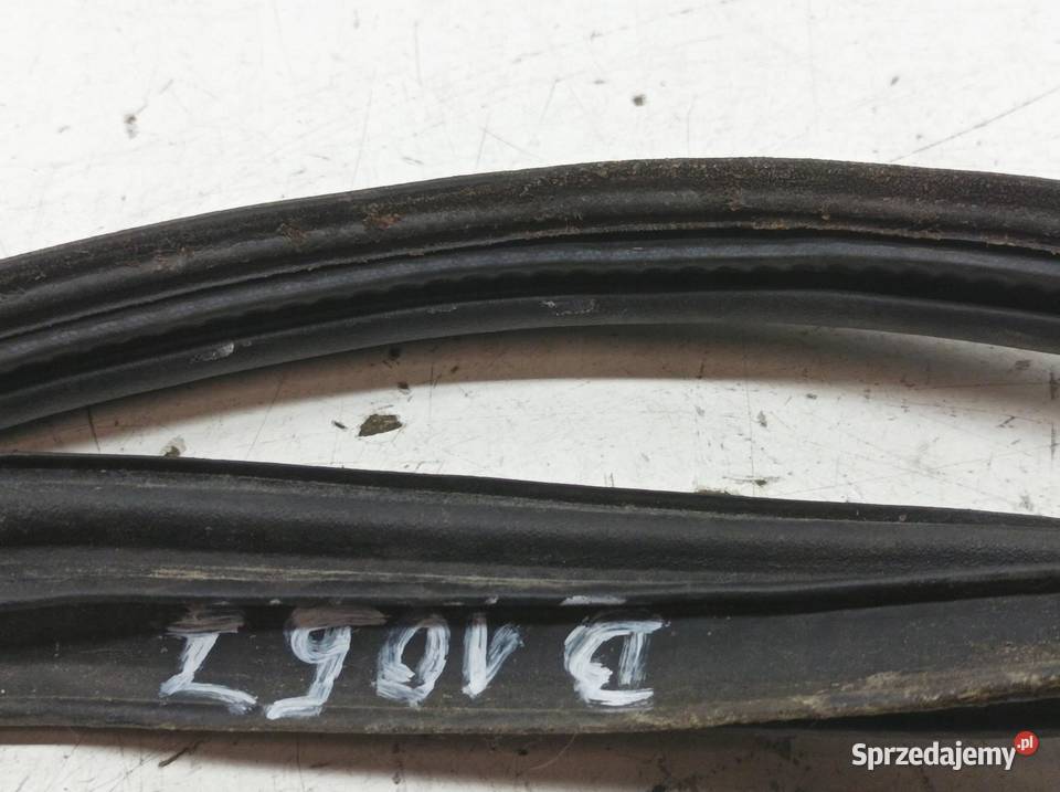 USZCZELKA KLAPY BAGAŻNIKA KAROSERYJNA Opel Corsa osobowe