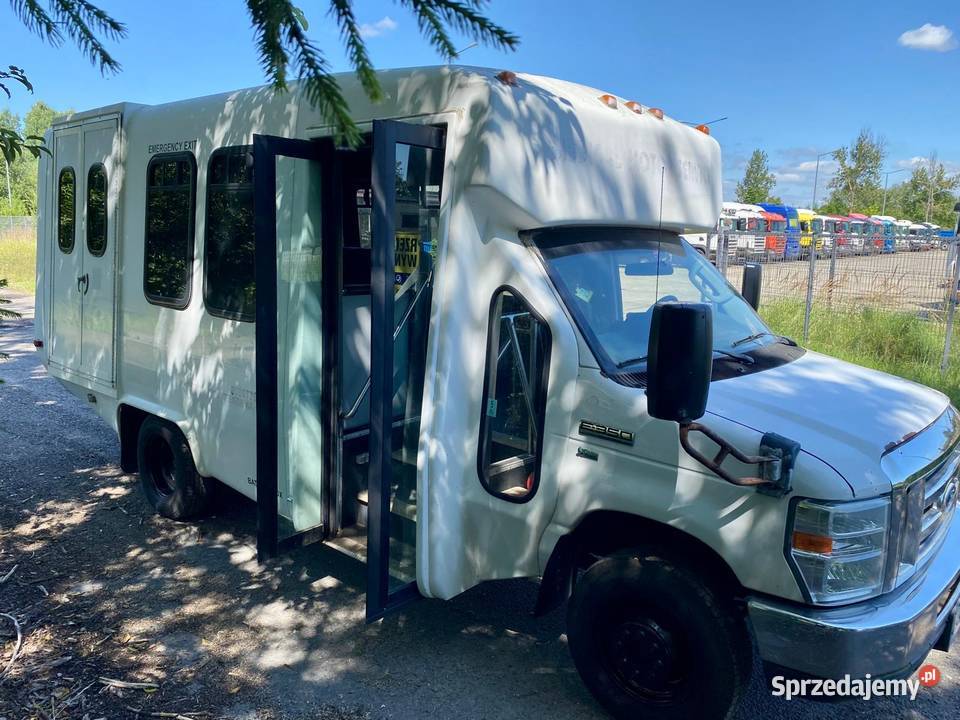 Ford E350 kamper imprezowóz partybus Rok produkcji 2015 Wałcz