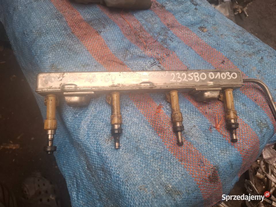 TOYOTA 18 16V HYBRYDA X2ZRW22U listwa wtryskowa osobowe