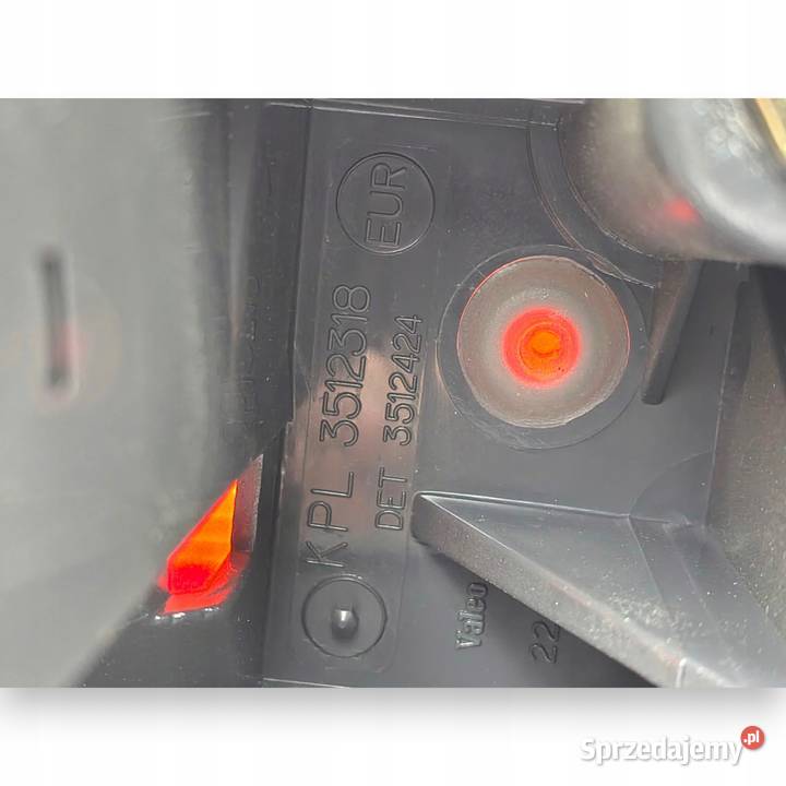 LAMPA LEWA Volvo V70 I kombi 19962000 tylna Lampy tylne