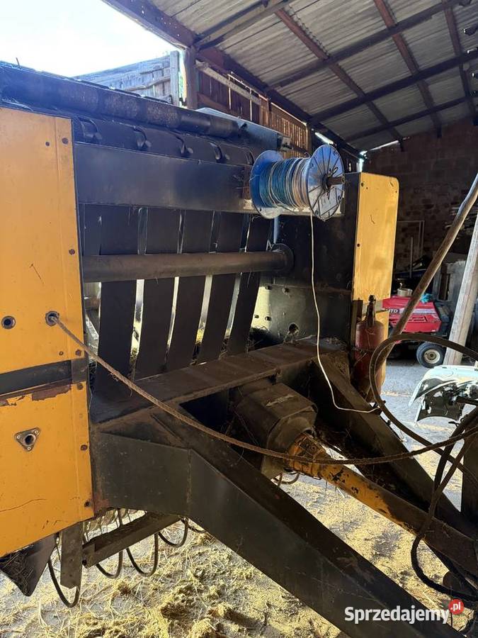 Prasa belownica Renault zmiennokomorowa do 145 m Krotoszyn