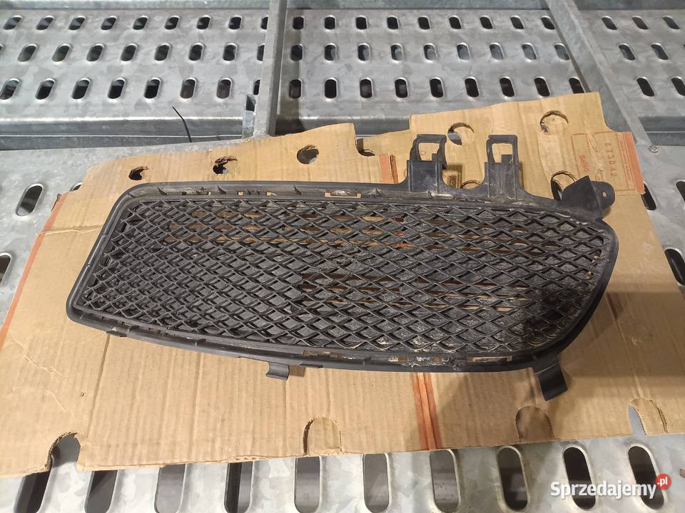 MERCEDES A W176 AMG KRATKA ZDERZAKA PRAWY PRZÓD Krosno sprzedam