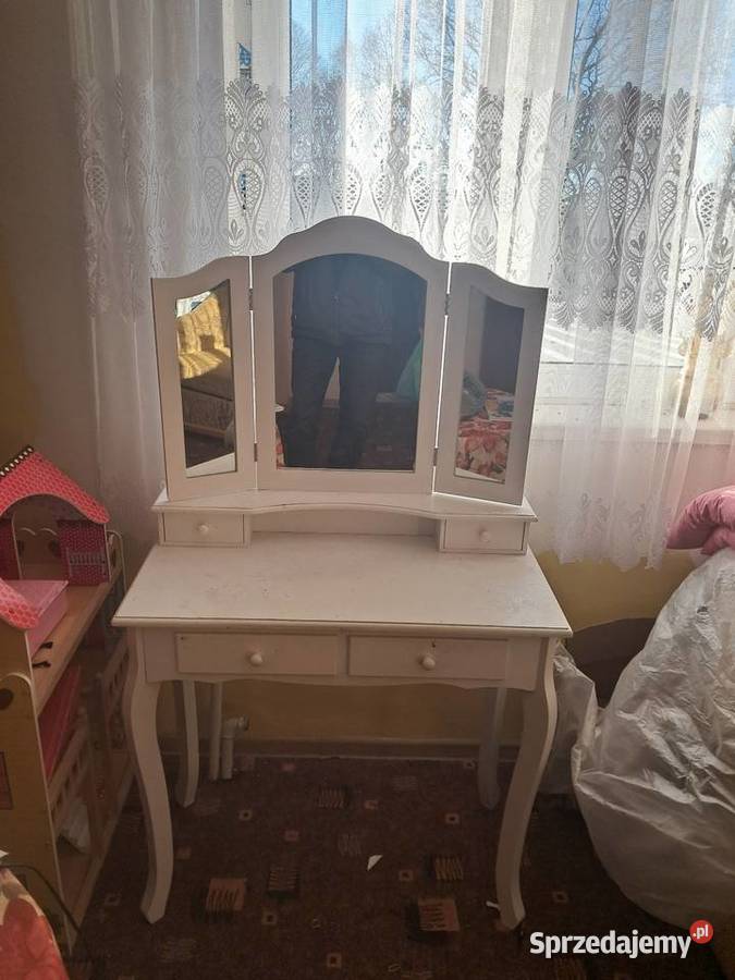 Toaletka biała w stanie Morąg