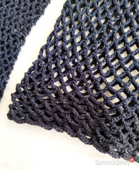 Młodzieżowy sweter z siateczki crochet robiony