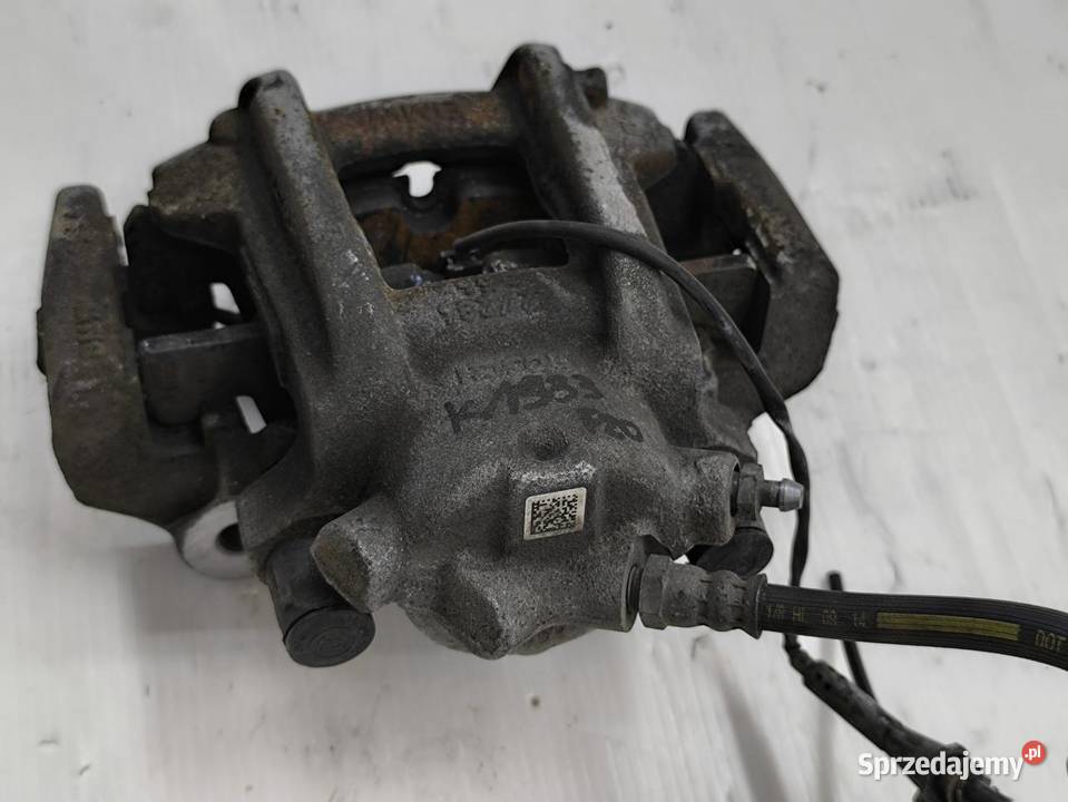 ZACISK LEWY PRZÓD BMW F20 16 116i 136 osobowe