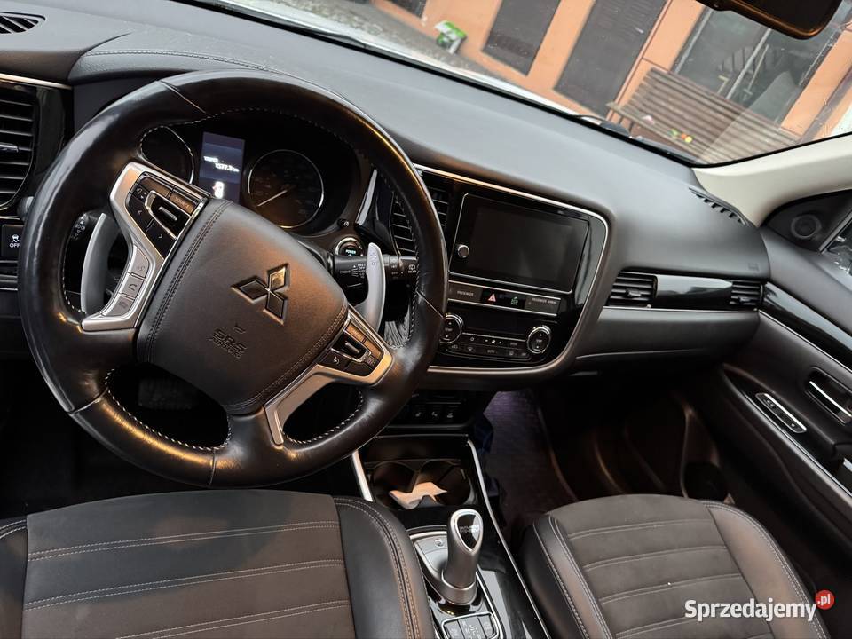 Mitsubishi Outlander PHEV 2019 biały Motoryzacja Skarżysko-Kamienna