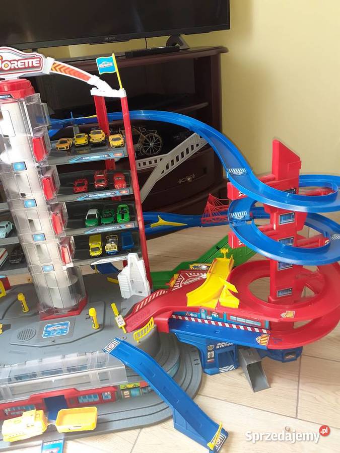 Garaż dźwiękowy Majorette winda samochodziki Skępe