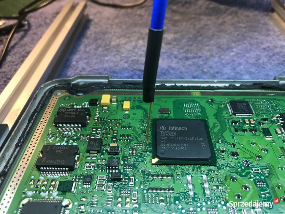 Klonowanie sterownika silnika EDC17C10