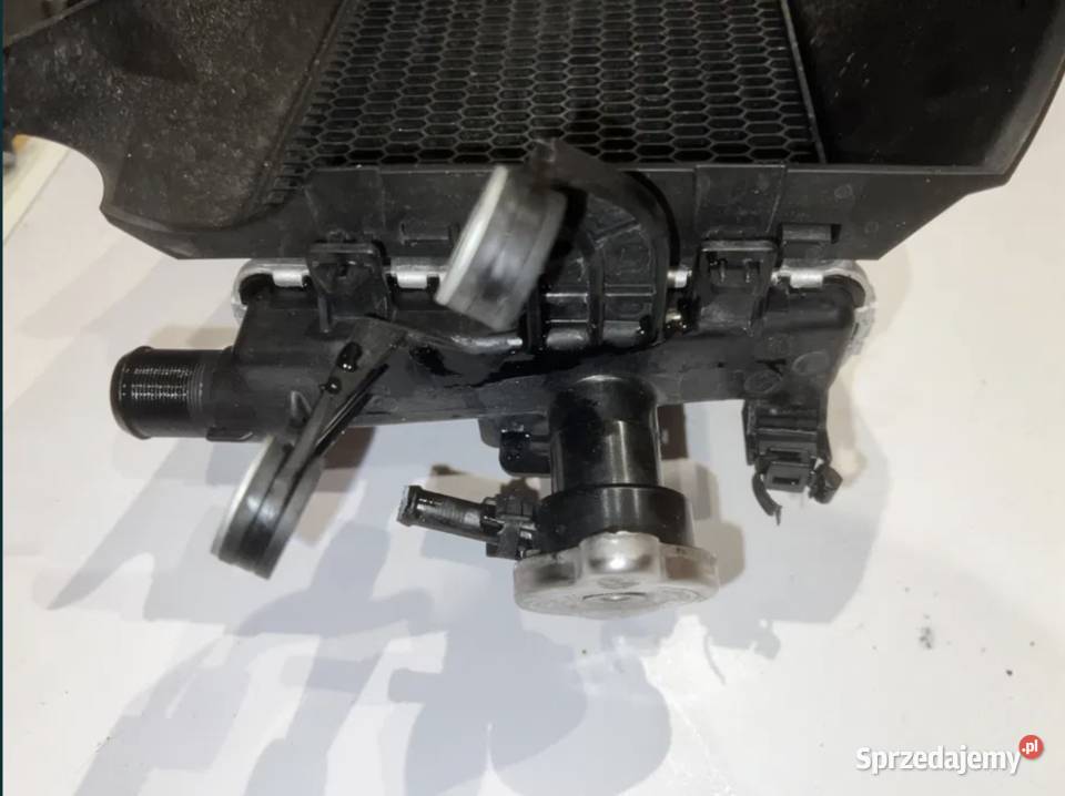 chłodnica prawa z wentylatorem osłoną BMW Ostrów Wielkopolski sprzedam