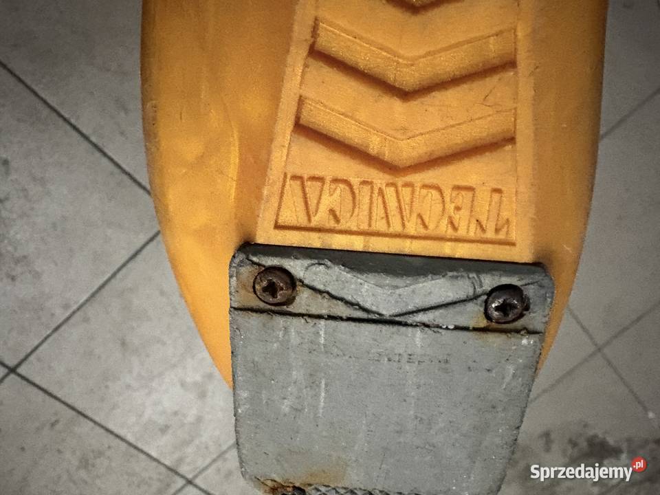 Buty narciarskie 215 środek sprzedam