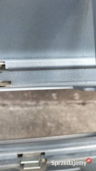 Grill atrapa Mercedes W169 lift W245 oryginalny Rok produkcji 2008 Chocianów