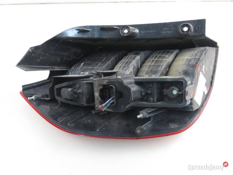 LAMPA PRAWA TYLNA RENAULT SCENIC II 8200493375G