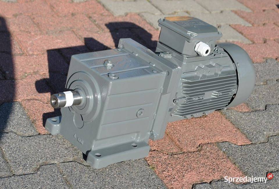 Motoreduktor 15kw 176obrmin LENZE Kargowa