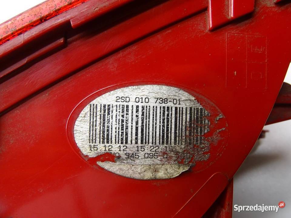 LAMPA LEWA LEWY TYŁ TYLNA W BŁOTNIK 5N0945095Q