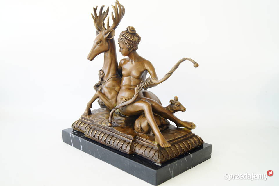 Diana z Jeleniem figura z brązu myśliwska Gizałki