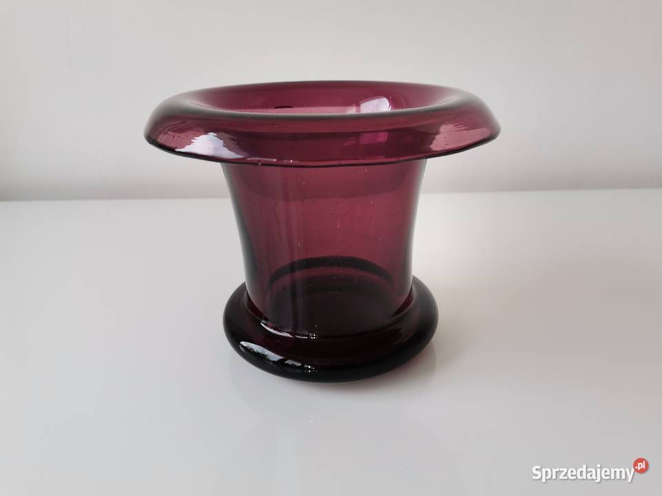 Stary fioletowy wazon forma szklana soczewka