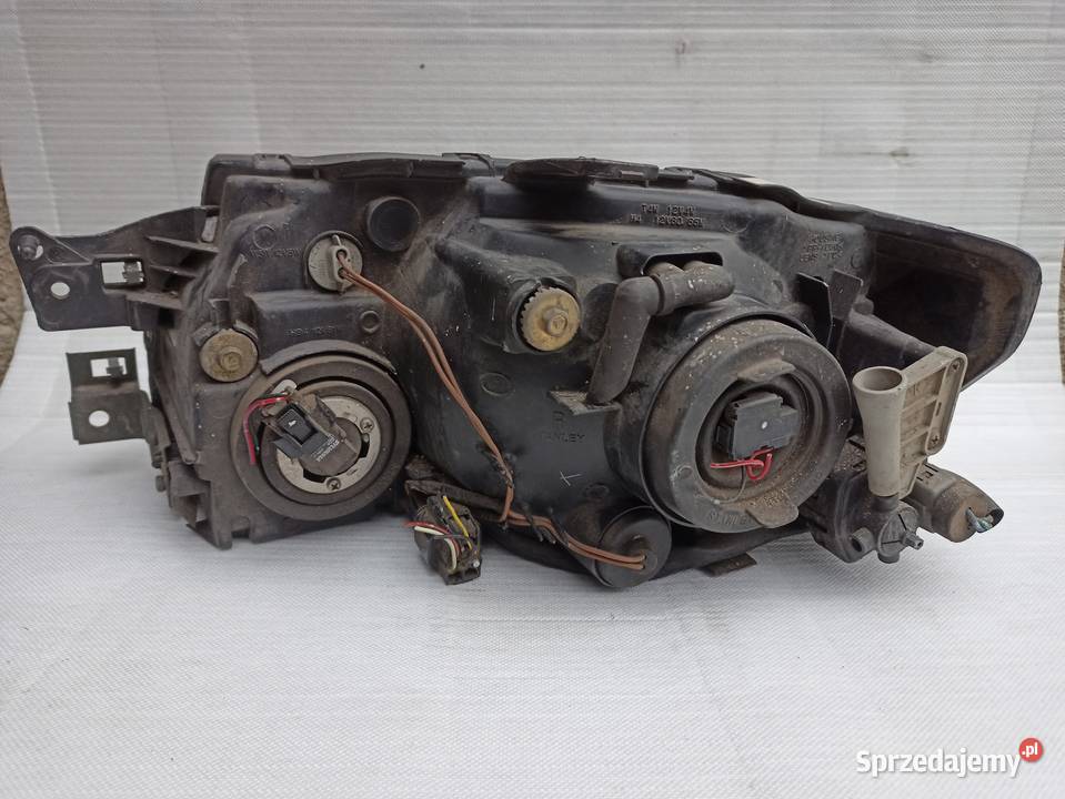 Mitsubishi Space Runner lampa przednia prawa Sieradz