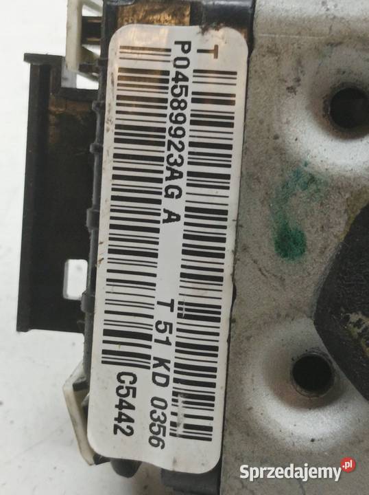 ZAMEK DRZWI TYŁ LEWY TYŁ P04589923AG A Jeep sprzedam