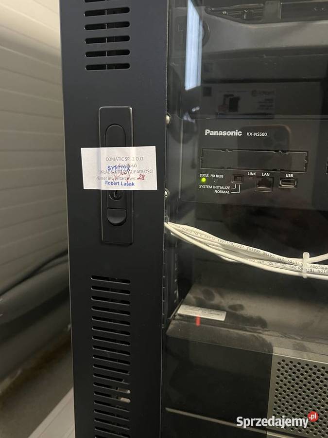 Syndyk sprzeda szafę serwerową z wyposażeniem Elektronika małopolskie Kraków sprzedam