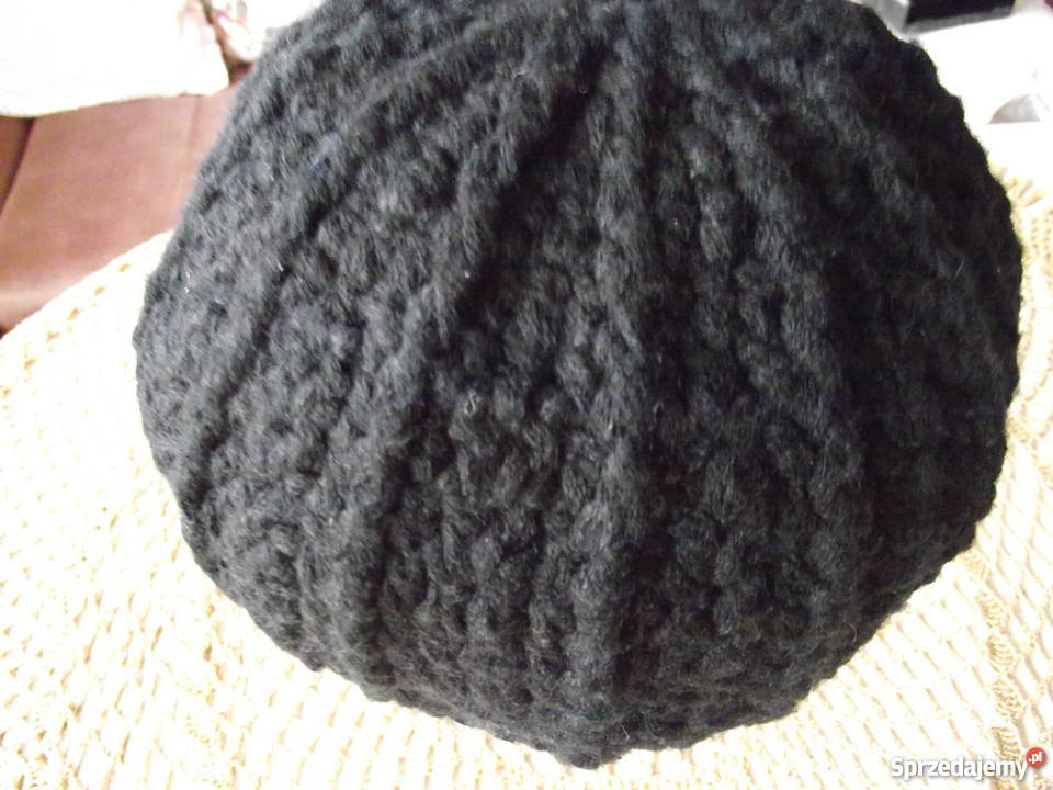 CZARNA CIEPŁA CZAPKA autorskie wykonanie Piła