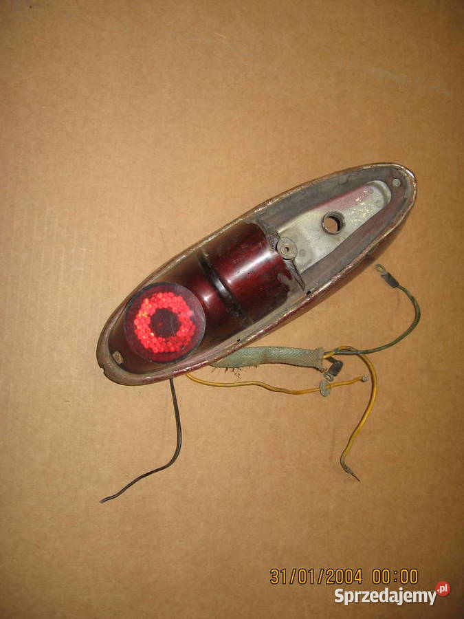 Lampa tył stare auto zabytek PRL Przemyśl