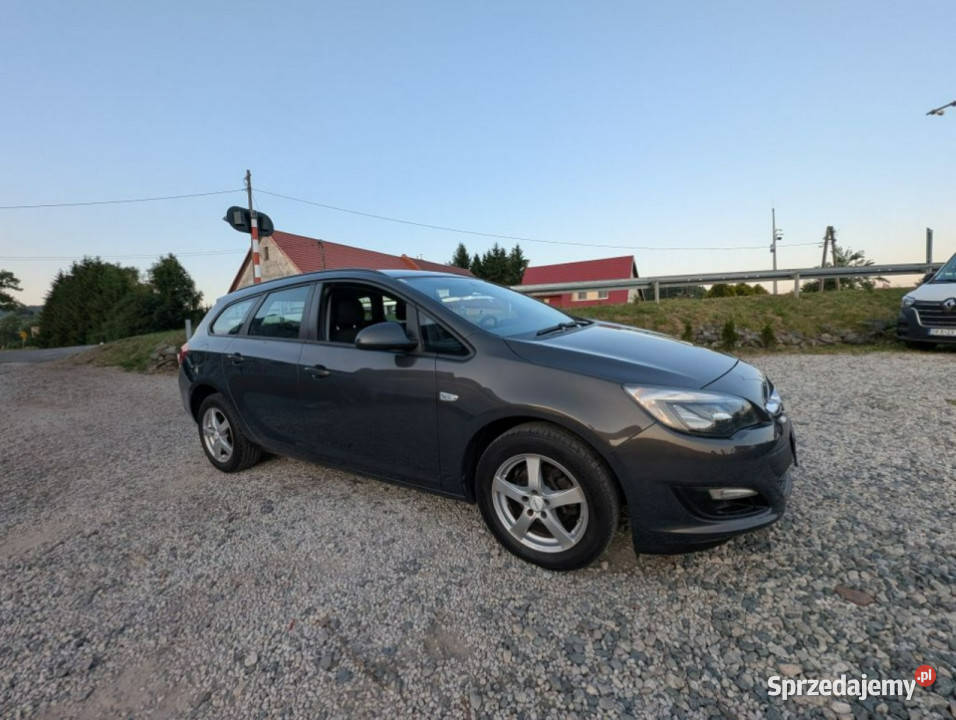Opel Astra Sports Tourer J 20092019 benzyna