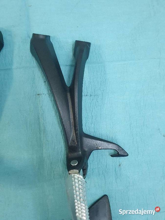 Suzuki GSXS 1000 S F 23R set podnóżek kierowcy wielkopolskie Grońsko sprzedam