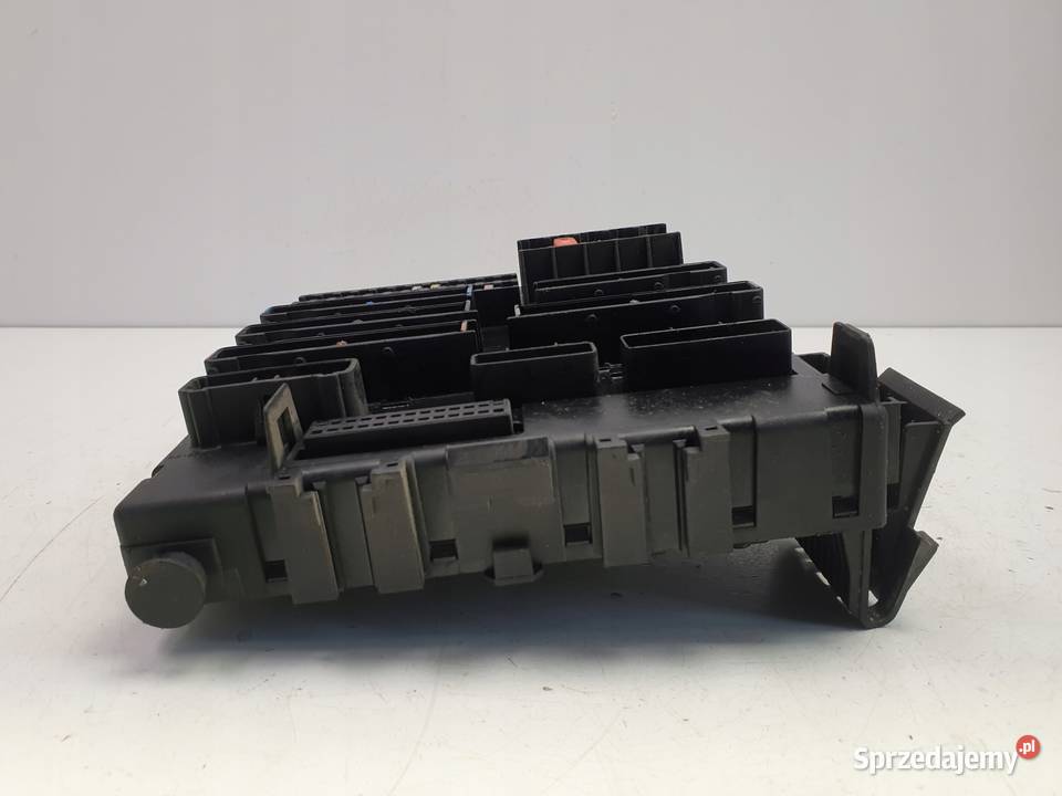 Vectra C 20 DTI SKRZYNKA BEZPIECZNIKÓW 13112910 Rudka