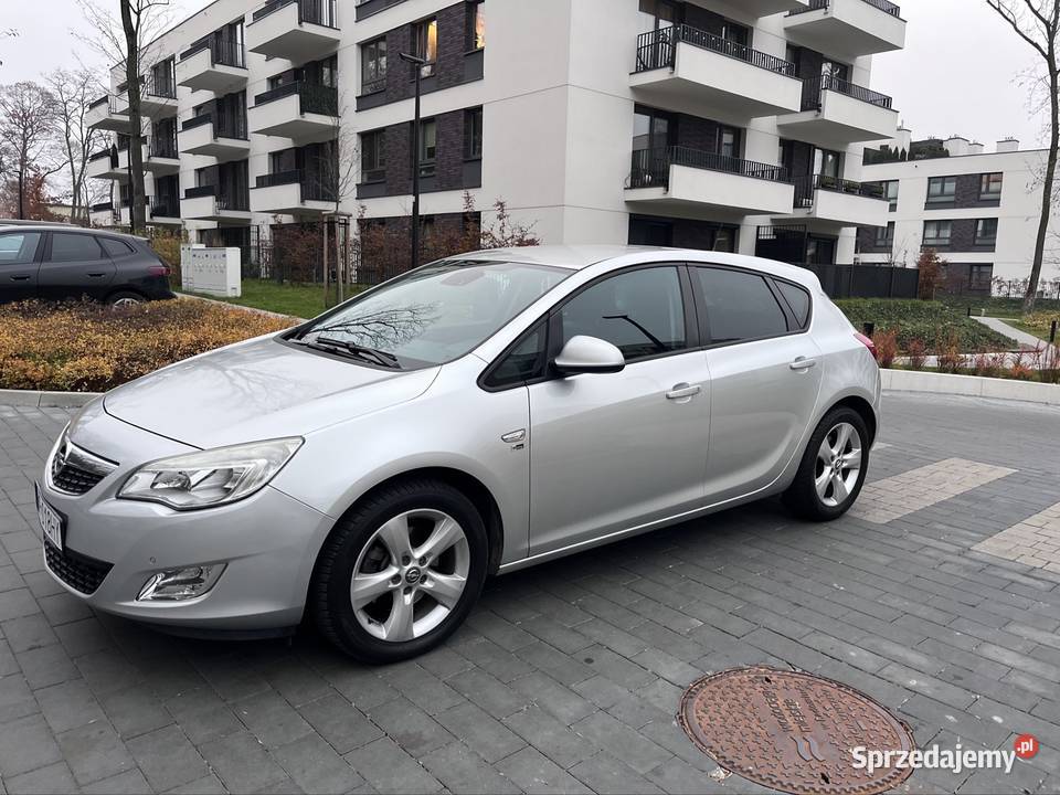 Opel Astra J 17 CDTI 2012 Radom