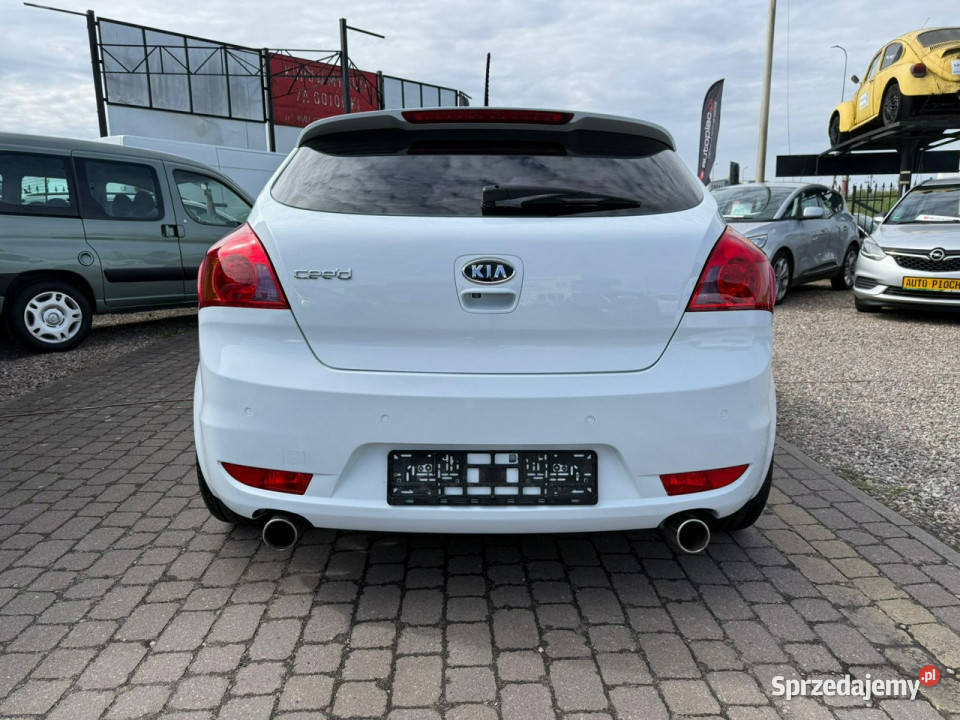 Kia Ceed II 2012 bluetooth